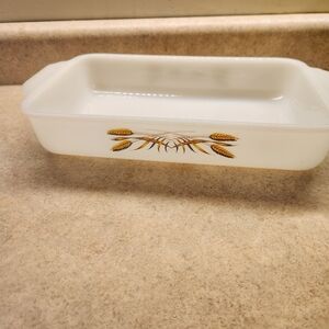 Vintage Fireking Wheat Pattern 1qt Baking Dish
